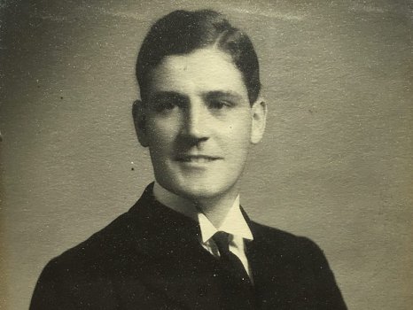Lieutenant Robert Evelyn BODDINGTON RN (b.1916)